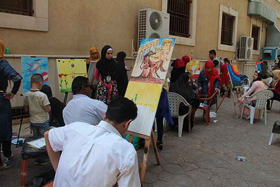 وطن المقاومة مرسم فني أضاء باللون عيد التحرير في برج البراجنة 