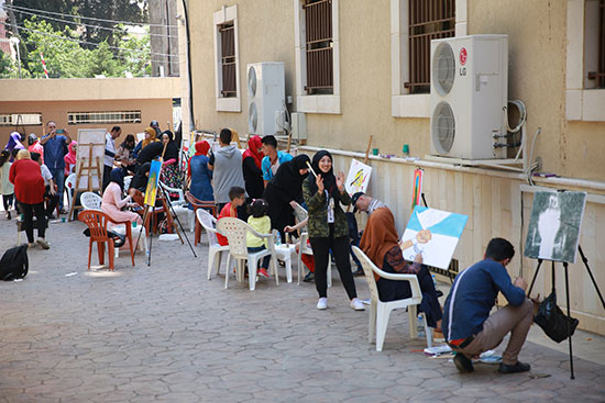 وطن المقاومة مرسم فني أضاء باللون عيد التحرير في برج البراجنة 